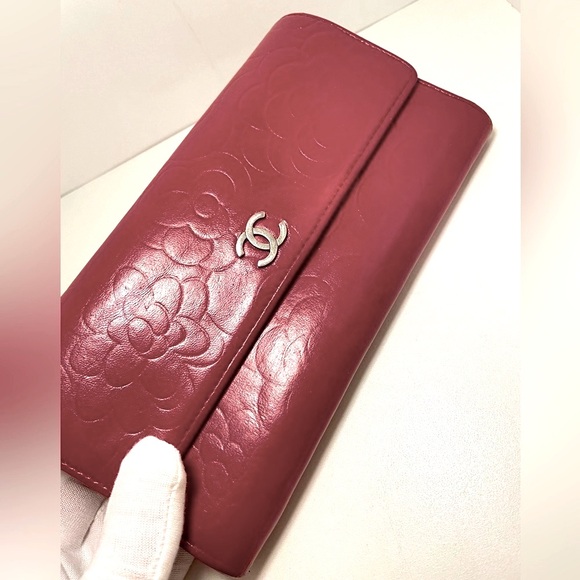 Chanel embossed long wallet - Picture 3 of 10